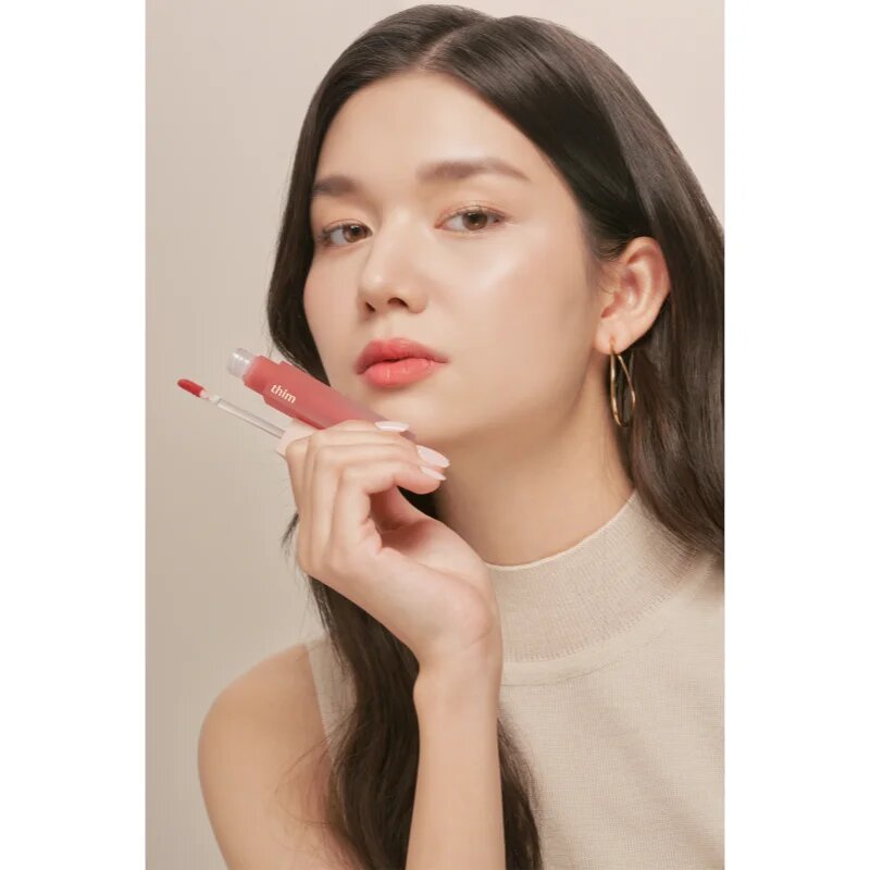 thim Sheer Matte Liquid Lip леко течно матиращо червило цвят 02 Dusky Rose 4 гр.