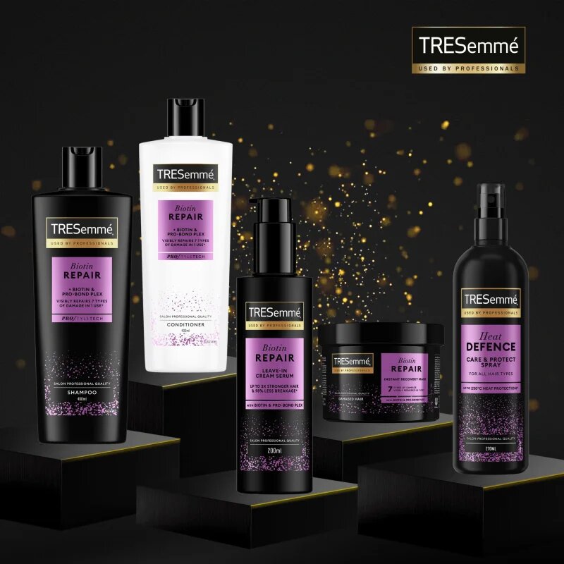 TRESemmé Heat Protection Defence Spray термозащитен спрей за оформяне с преса и маша 270 мл.