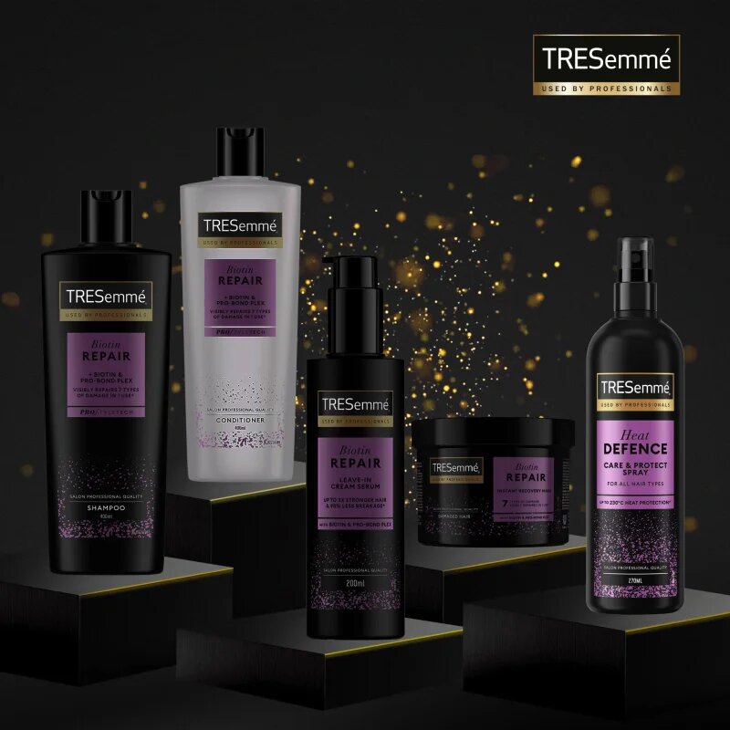 TRESemmé Heat Protection Defence Spray термозащитен спрей за оформяне с преса и маша 270 мл.