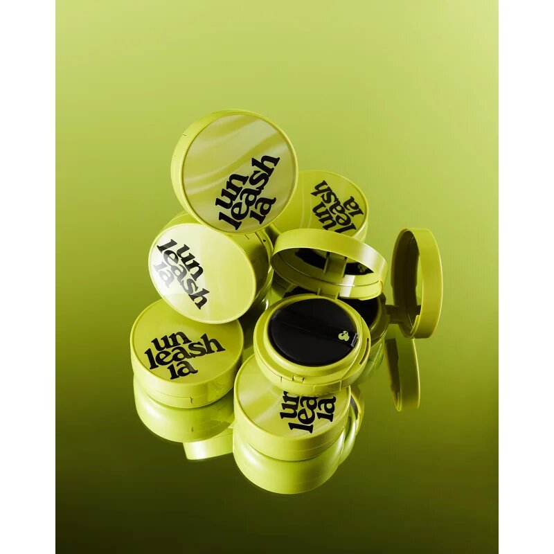 Unleashia Satin Wear Healthy Green Cushion Refill дълготраен грим в гъбичка пълнител цвят 18C Seashell 15 гр.