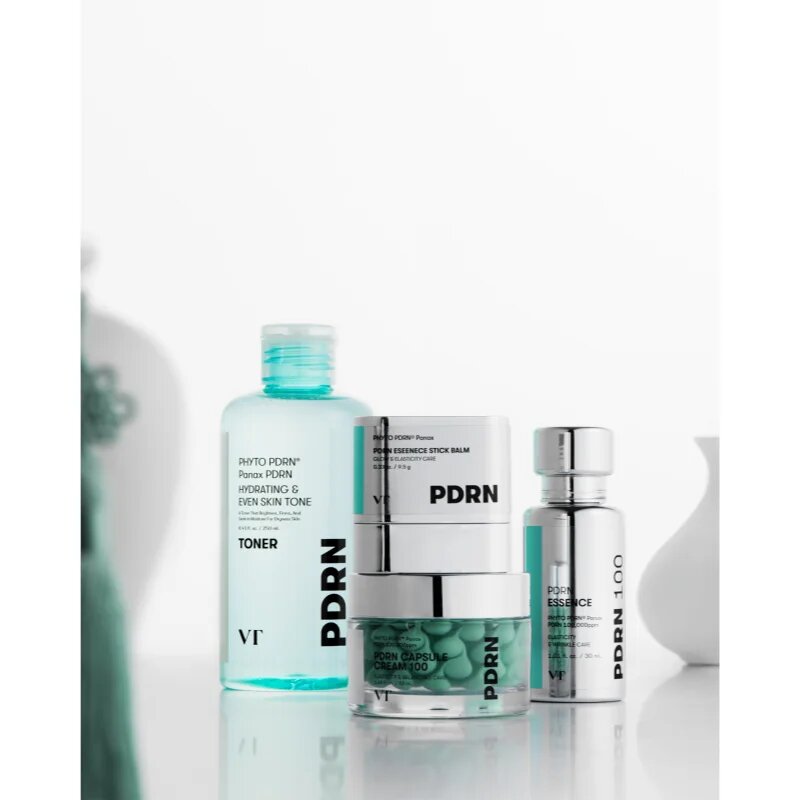 VT Cosmetics PDRN Toner хидратиращ тоник за озаряване на лицето 250 мл.