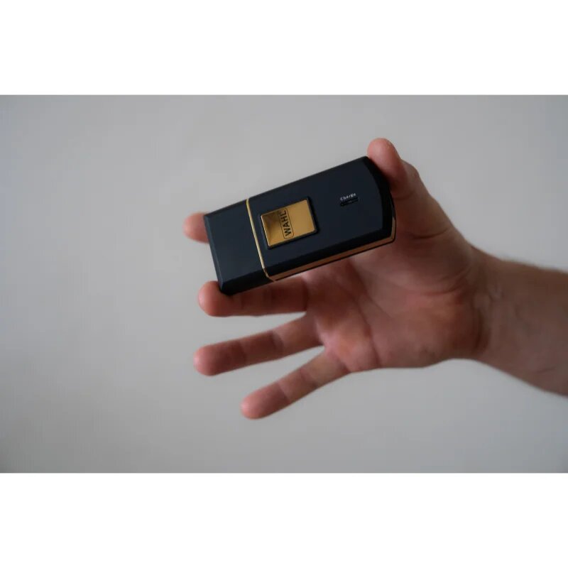 Wahl Travel Shaver Gold Edition машинка за бръснене за пътуване за брадата 1 бр.