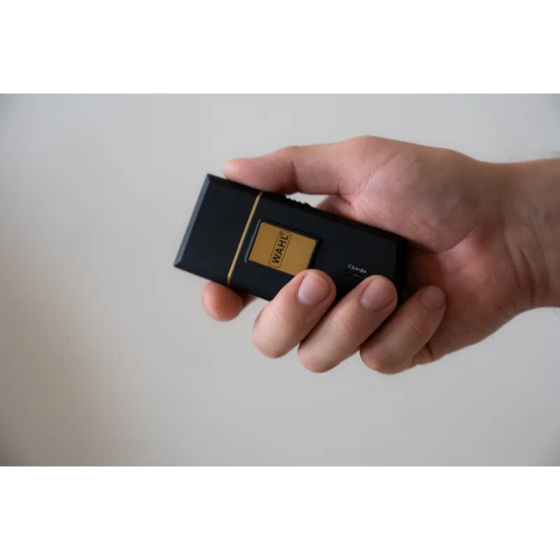 Wahl Travel Shaver Gold Edition машинка за бръснене за пътуване за брадата 1 бр.