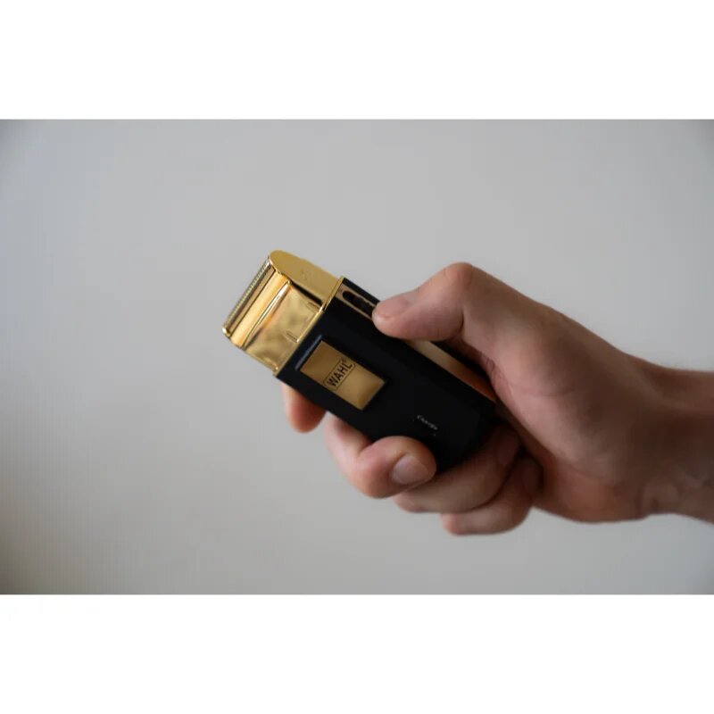 Wahl Travel Shaver Gold Edition машинка за бръснене за пътуване за брадата 1 бр.