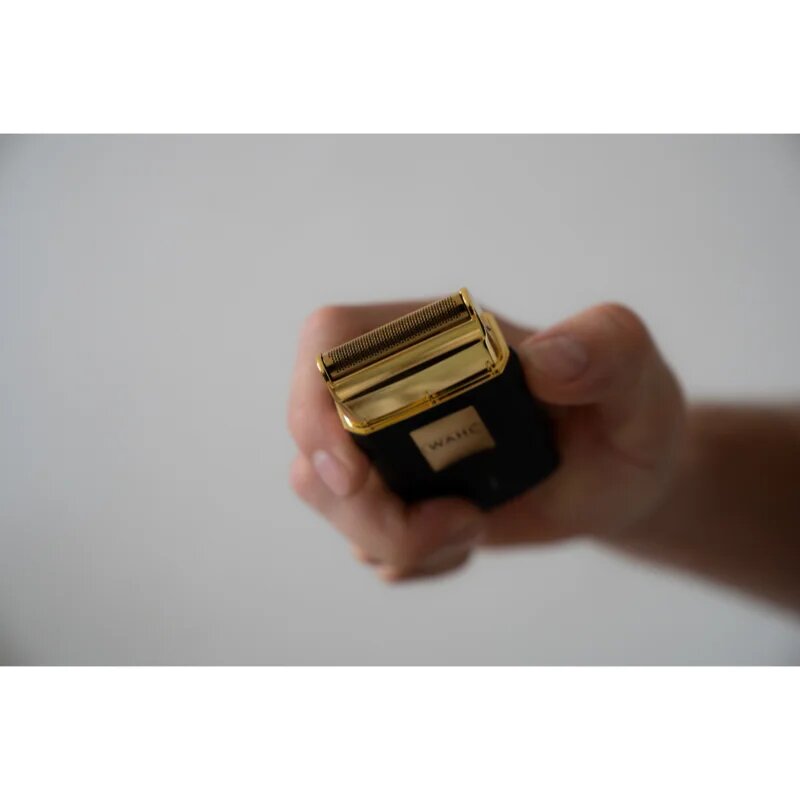 Wahl Travel Shaver Gold Edition машинка за бръснене за пътуване за брадата 1 бр.