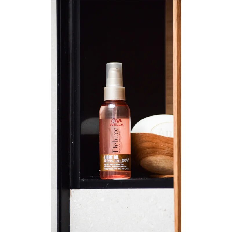 Wella Deluxe Light Oil подхранващо масло за коса 100 мл.