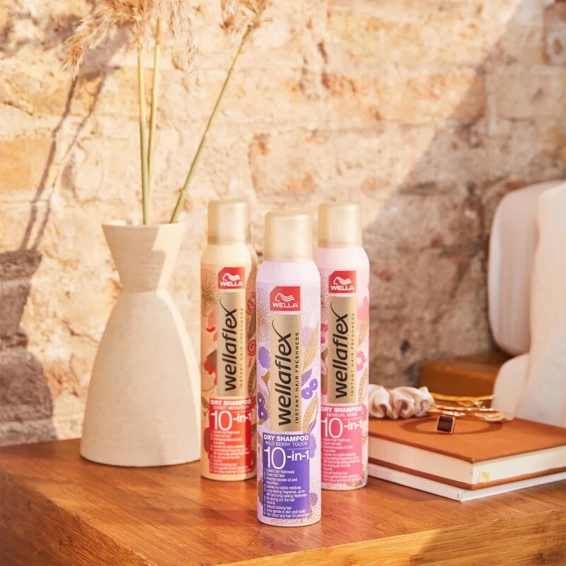 Wella flex Wild Berry Touch сух шампоан с нежен флорален аромат 180 мл.