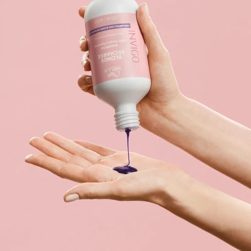 Wella Professionals Invigo Blonde Recharge шампоан за руса коса неутрализиращ жълтеникавите оттенъци 300 мл.