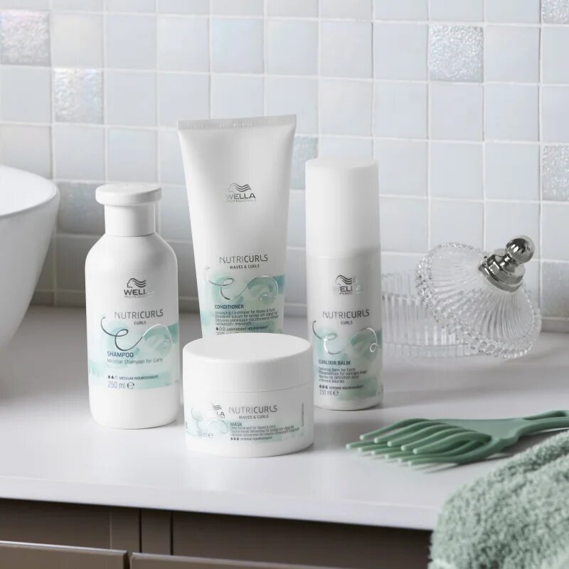 Wella Professionals Nutricurls Waves & Curls подхранващ балсам за по-лесно разресване на косата 200 мл.