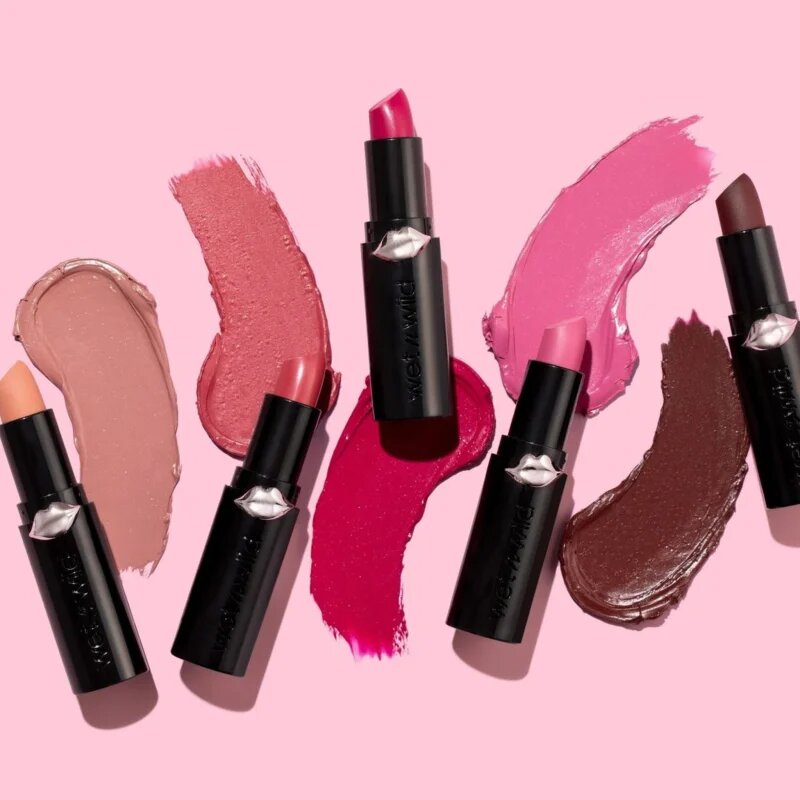 Wet N Wild MegaLast овлажняващо червило с матиращ ефект цвят Bare It All 3.3 гр.