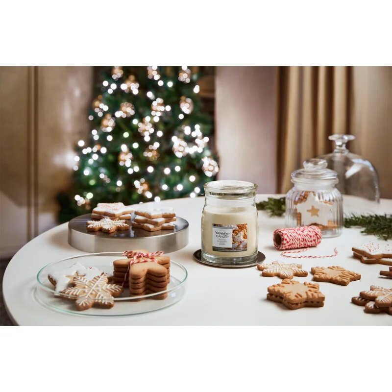 Yankee Candle Baking Memories ароматна свещ 368 гр.