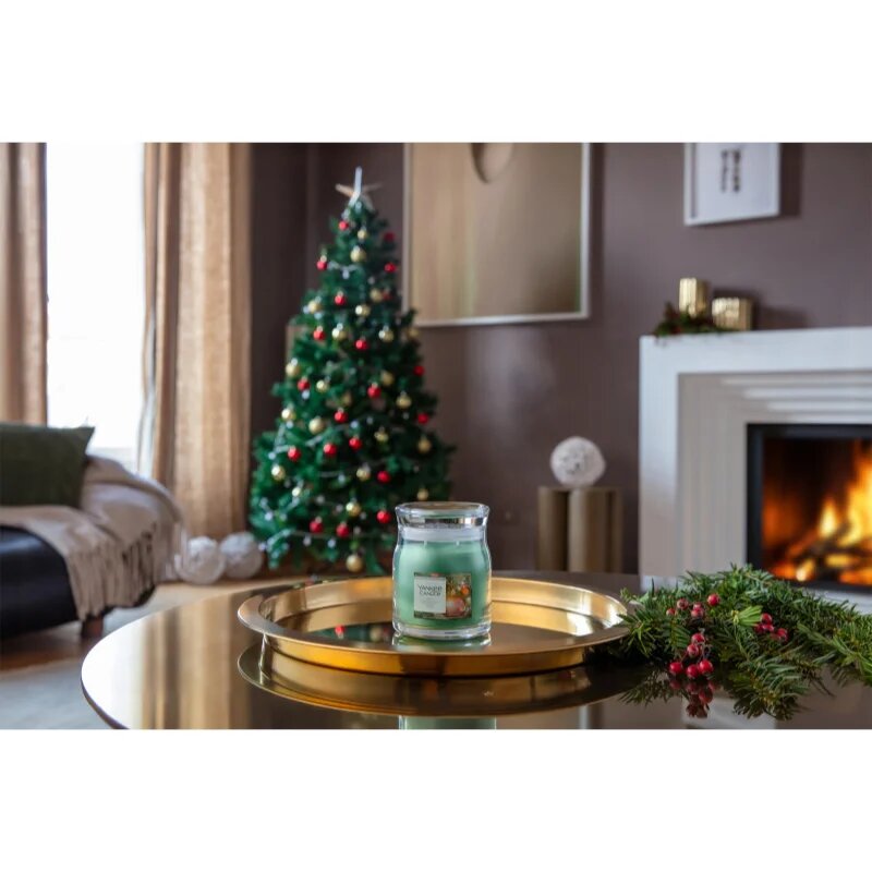 Yankee Candle Tree Trimming ароматна свещ 368 гр.