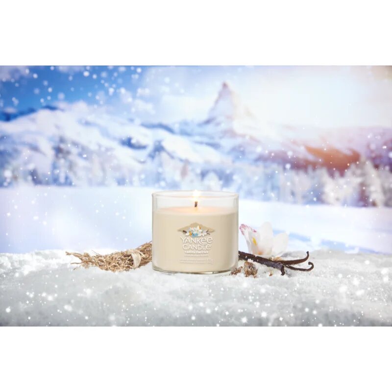 Yankee Candle Vanilla Flurries ароматна свещ Signature 122 гр.