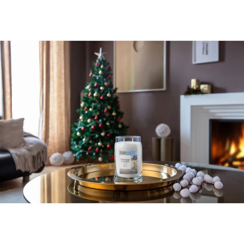 Yankee Candle Winter Walk ароматна свещ 567 гр.